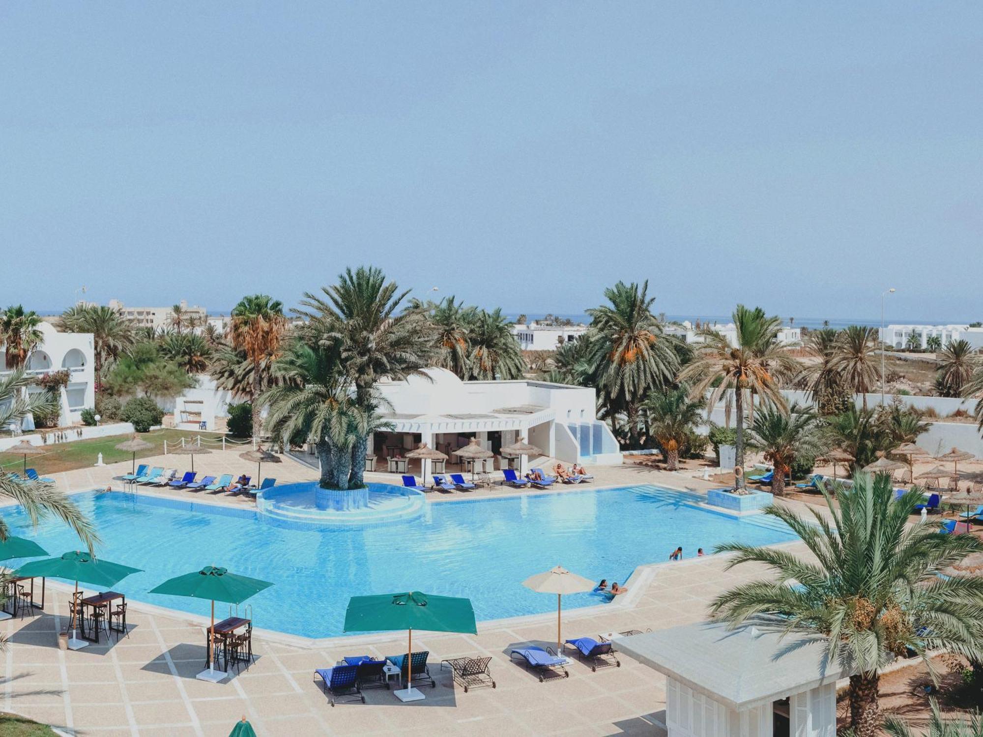 Hotel Bougainvillier Djerba Taguermess Exterior photo