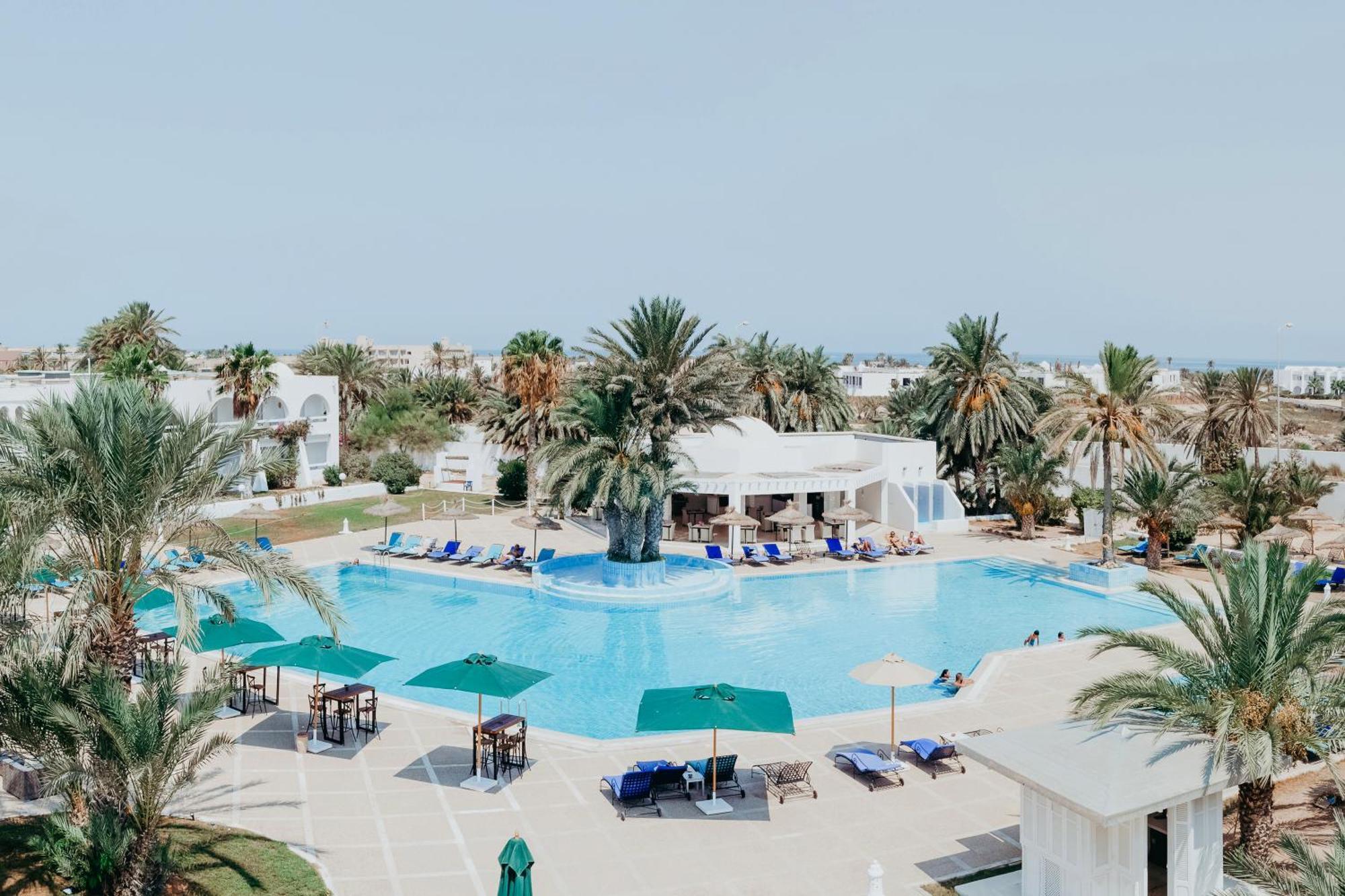 Hotel Bougainvillier Djerba Taguermess Exterior photo